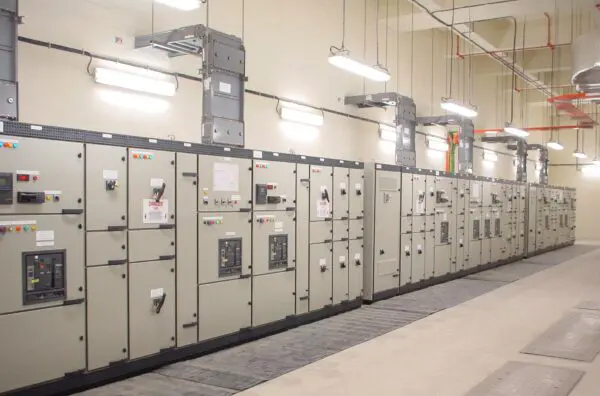 Power distribution systems by DLE, covering HV/LV networks, switchgear, switchboards, and busbar systems.